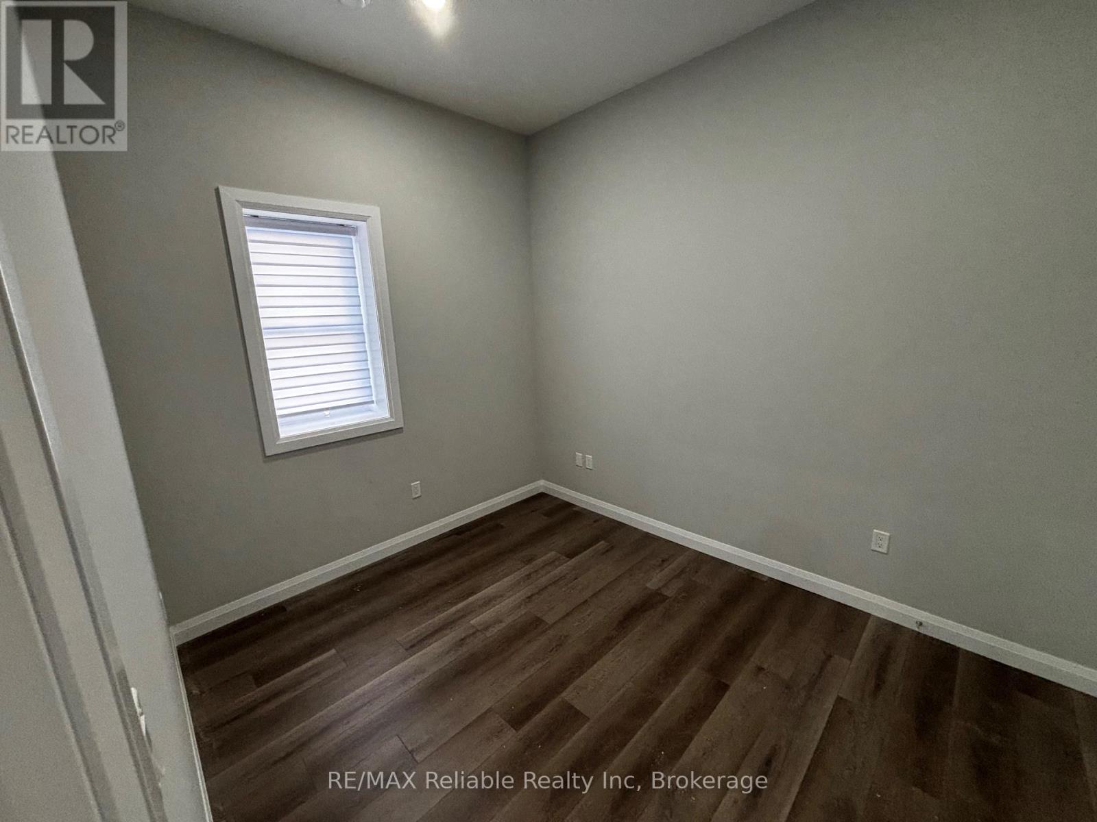 202 & 203 - 24 Albert Street, Central Huron (Clinton), Ontario  N0K 1L0 - Photo 6 - X12649340