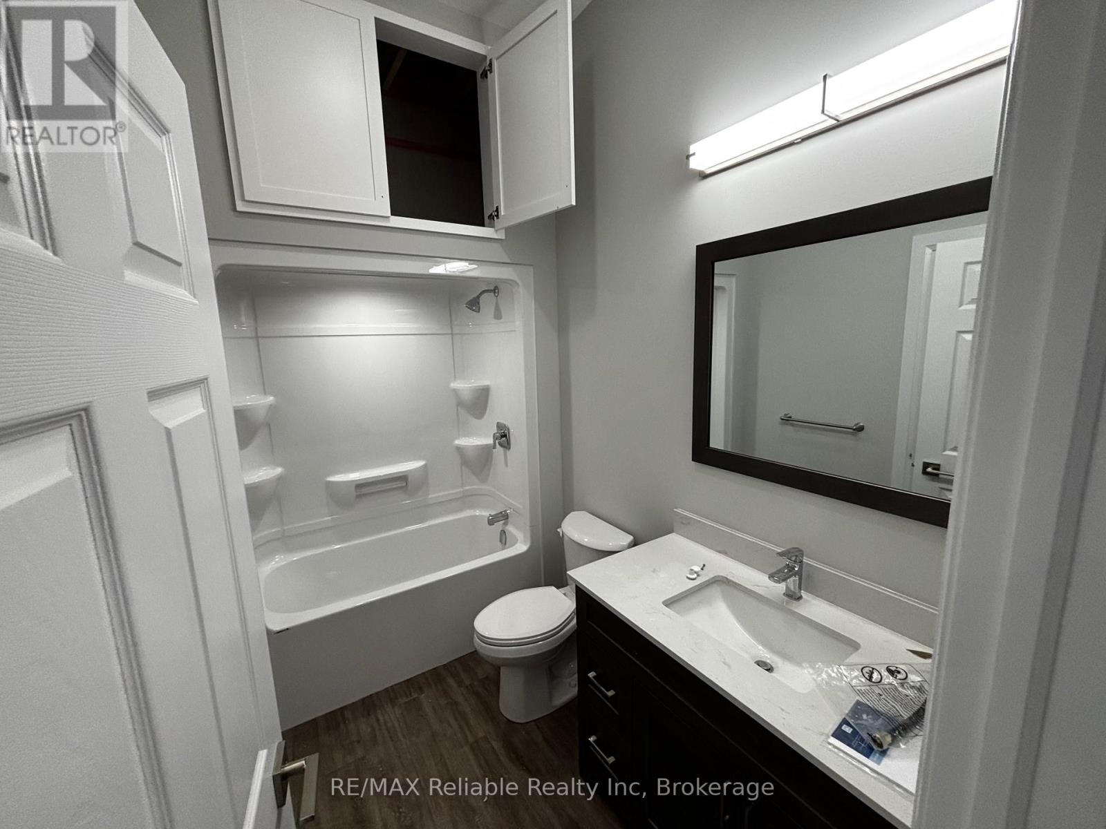 202 & 203 - 24 Albert Street, Central Huron (Clinton), Ontario  N0K 1L0 - Photo 9 - X12649340