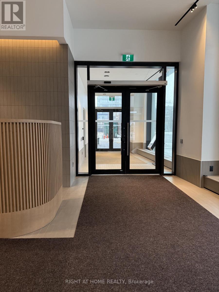 4008 - 395 Square One Drive, Mississauga, Ontario  L5B 0G6 - Photo 34 - W12649256