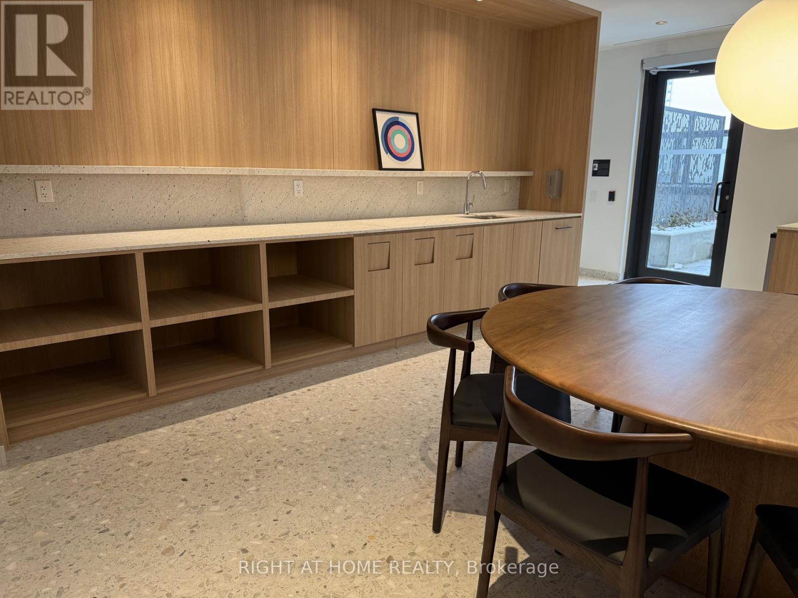 4008 - 395 Square One Drive, Mississauga, Ontario  L5B 0G6 - Photo 39 - W12649256