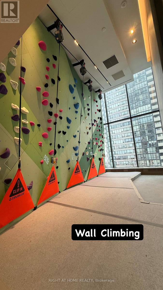 4008 - 395 Square One Drive, Mississauga, Ontario  L5B 0G6 - Photo 31 - W12649256