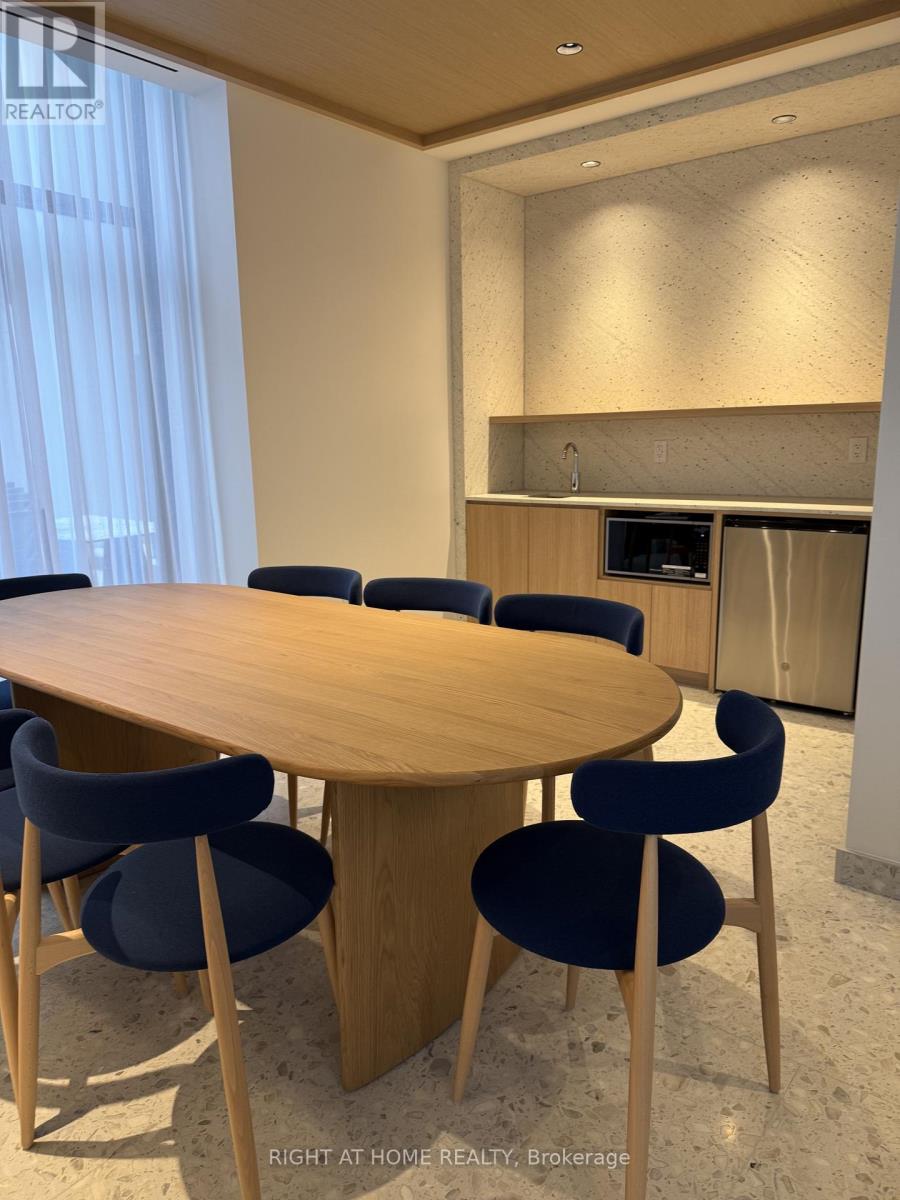 4008 - 395 Square One Drive, Mississauga, Ontario  L5B 0G6 - Photo 36 - W12649256