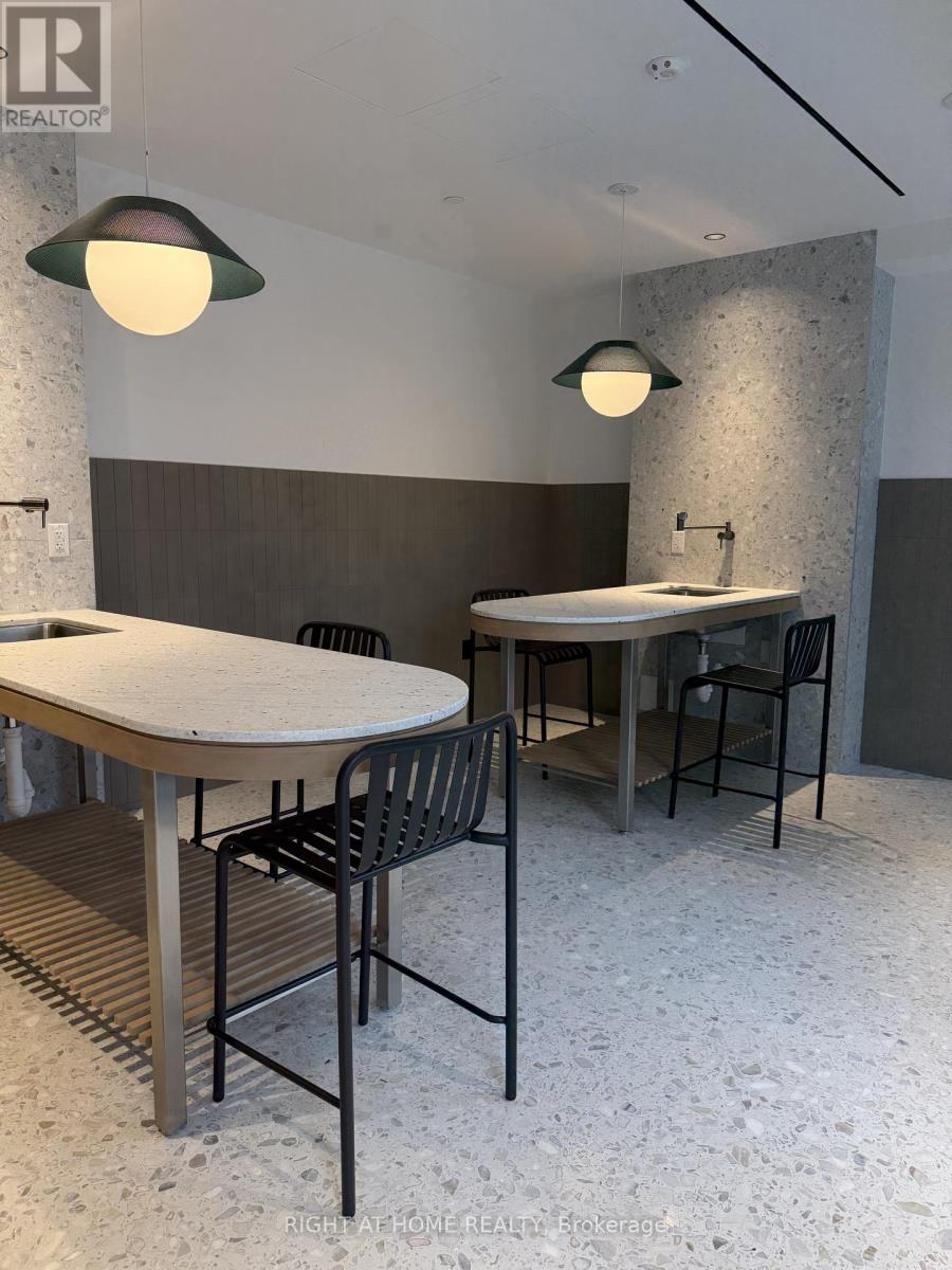 4008 - 395 Square One Drive, Mississauga, Ontario  L5B 0G6 - Photo 41 - W12649256