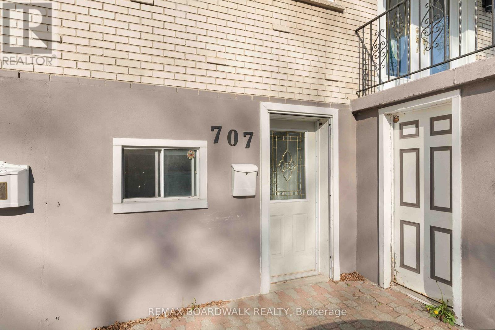 707 Morin Street, Ottawa, Ontario  K1K 3G8 - Photo 2 - X12599320