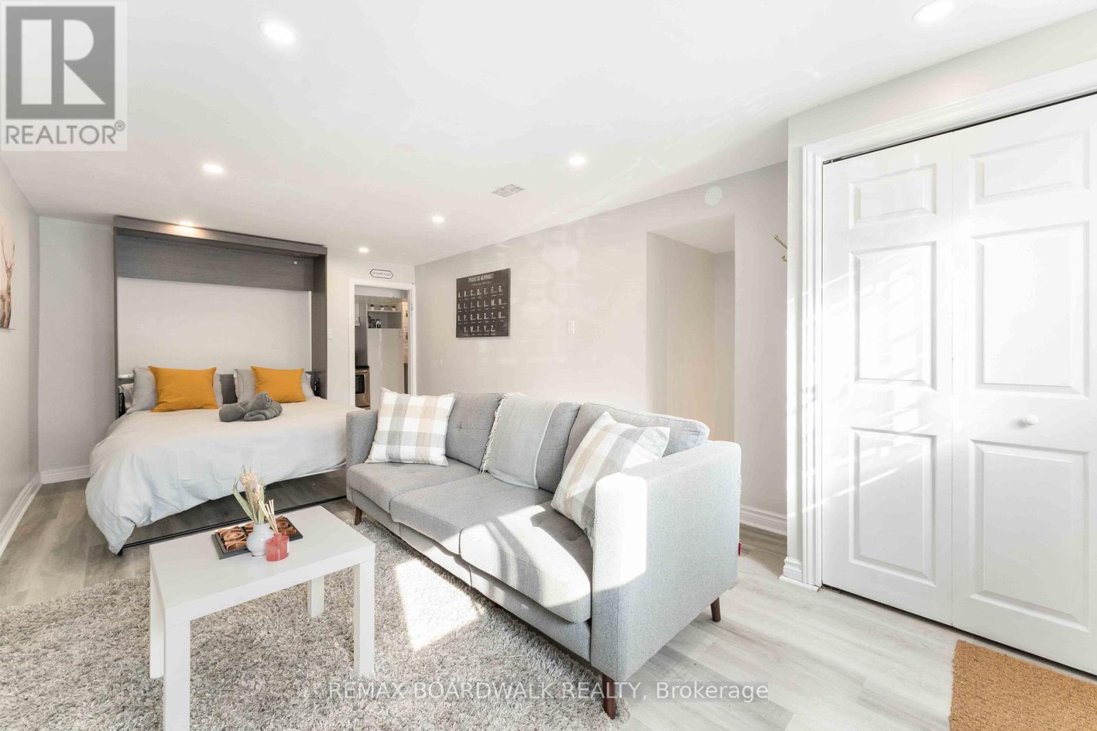 707 Morin Street, Ottawa, Ontario  K1K 3G8 - Photo 3 - X12599320