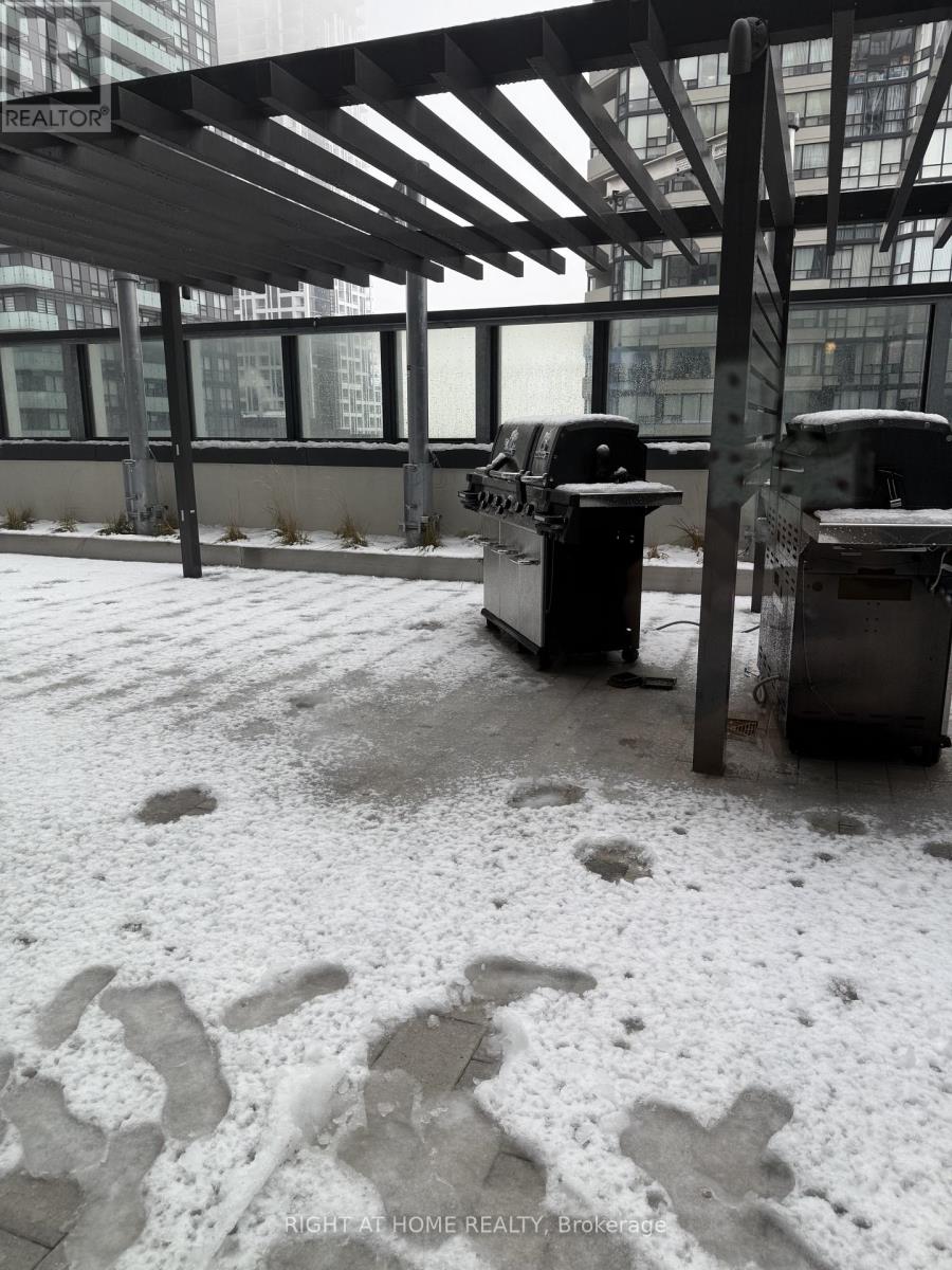 4008 - 395 Square One Drive, Mississauga, Ontario  L5B 0G6 - Photo 37 - W12649256