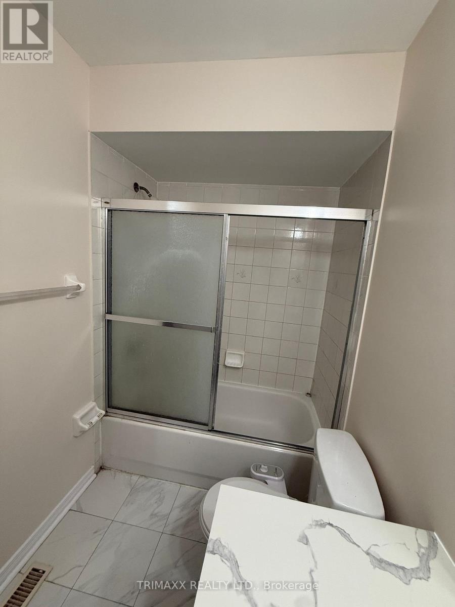 70 - 100 Brickyard Way, Brampton, Ontario  L6V 4L9 - Photo 11 - W12649320