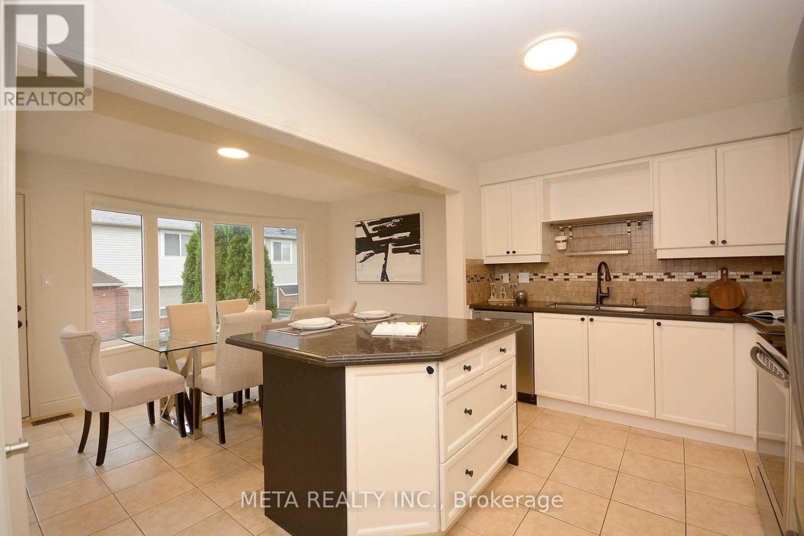 5 Georgian Road, Brampton, Ontario  L6X 0L6 - Photo 10 - W12649334