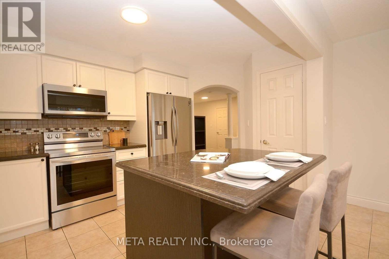 5 Georgian Road, Brampton, Ontario  L6X 0L6 - Photo 11 - W12649334