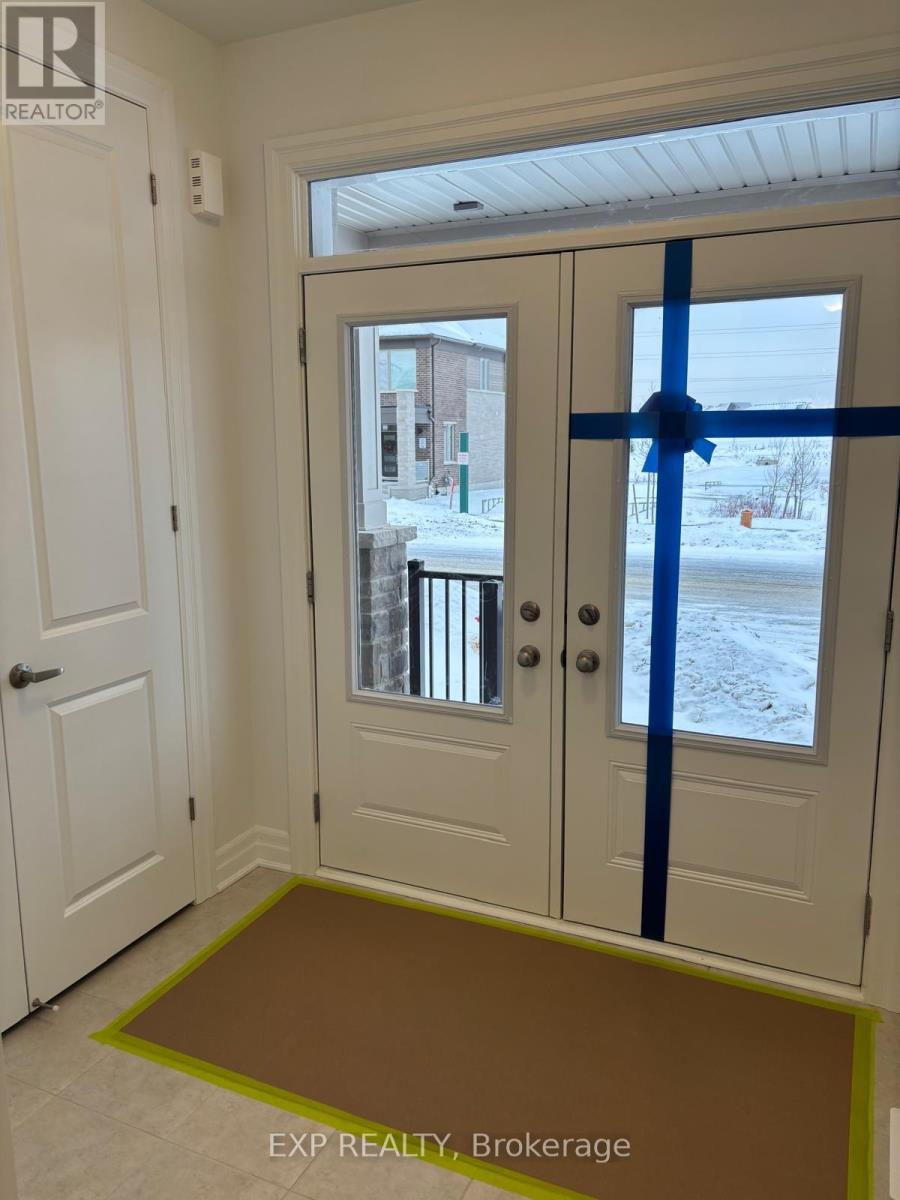 Upper - 275 Rosenberg Way, Kitchener, Ontario  N2R 0S9 - Photo 3 - X12649324