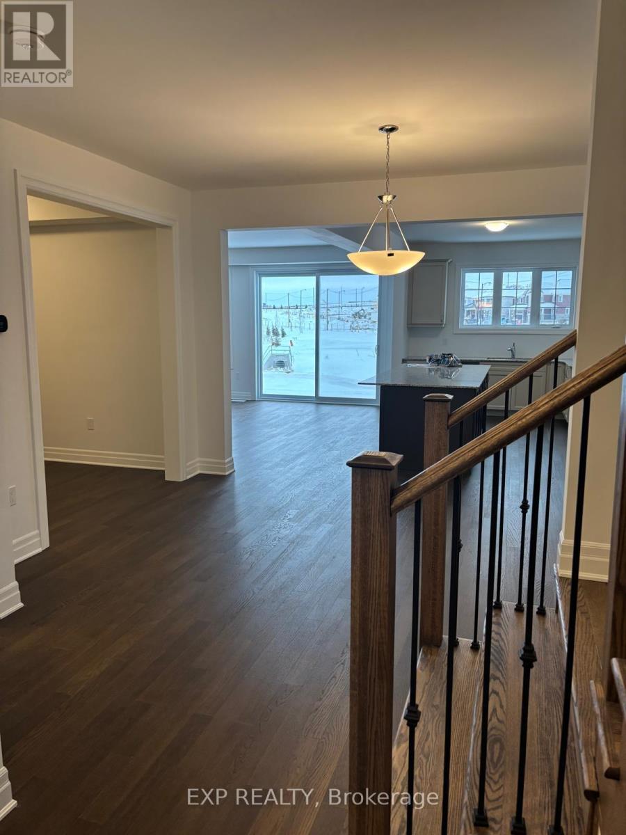 Upper - 275 Rosenberg Way, Kitchener, Ontario  N2R 0S9 - Photo 4 - X12649324