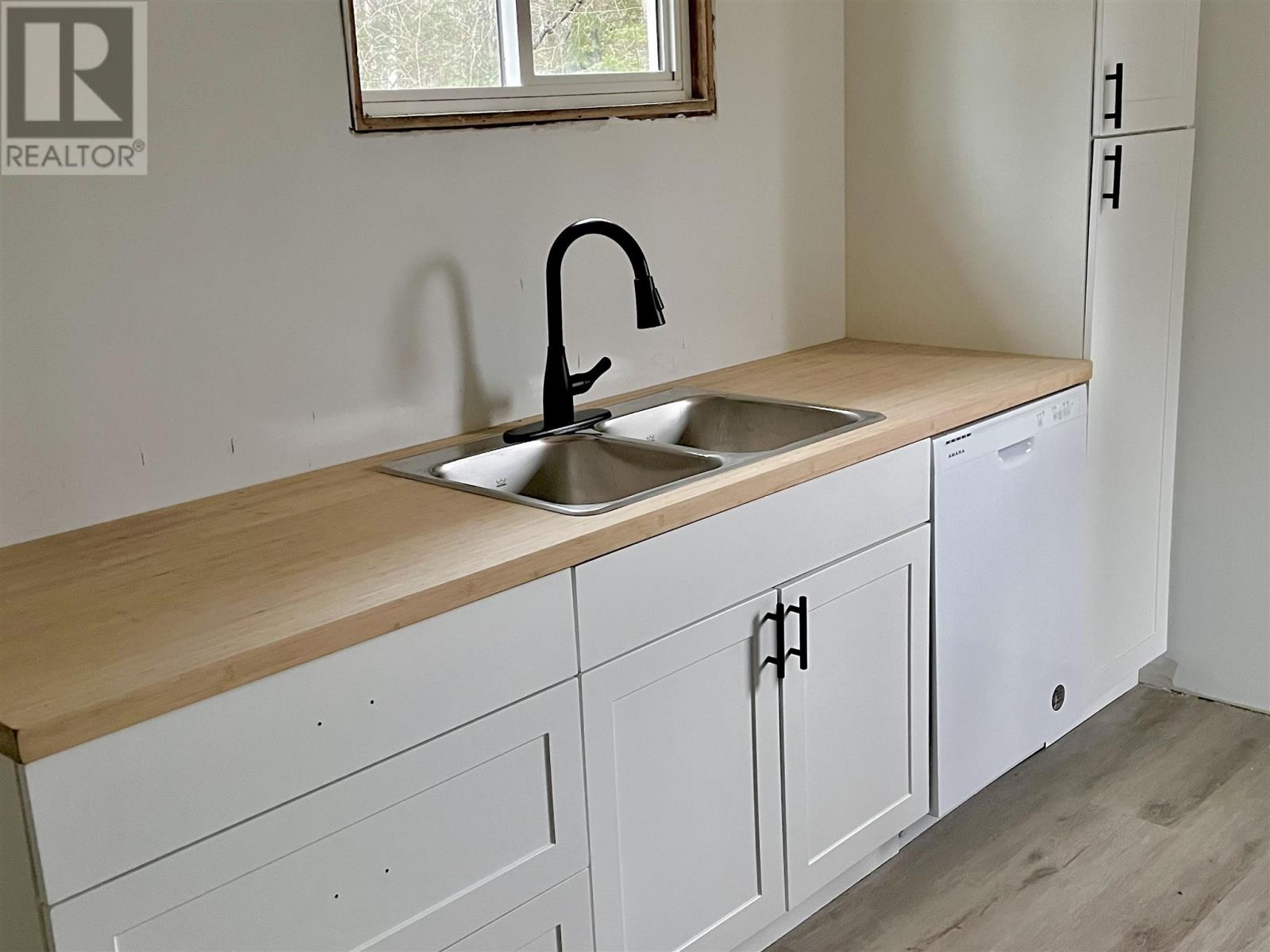 11 Superior St, Batchawana, Ontario  P0S 1A0 - Photo 4 - SM253328