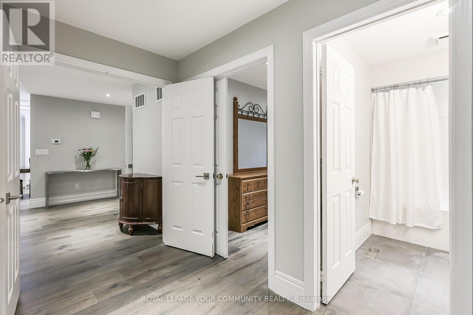 28 Bishopsbridge Crescent, Richmond Hill, Ontario  L4E 2L7 - Photo 20 - N12540206