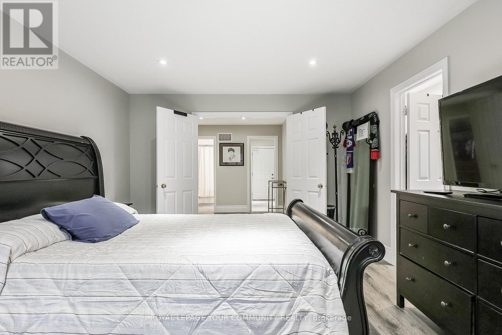 28 Bishopsbridge Crescent, Richmond Hill, Ontario  L4E 2L7 - Photo 22 - N12540206