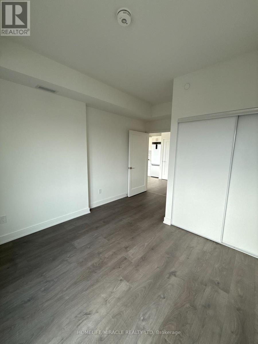 715 Davis Drive, Newmarket, Ontario L3Y 2R3 - Photo 10 - N12645450