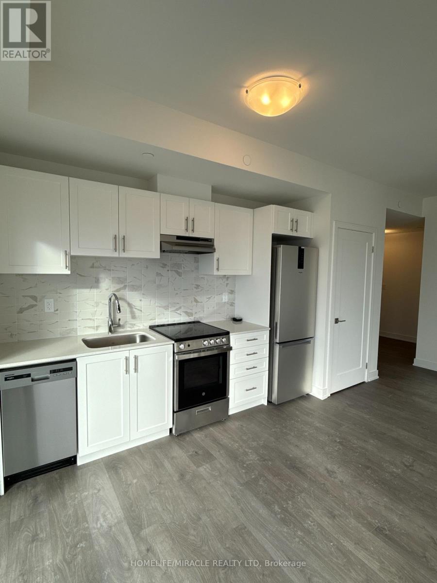 715 Davis Drive, Newmarket, Ontario L3Y 2R3 - Photo 6 - N12645450