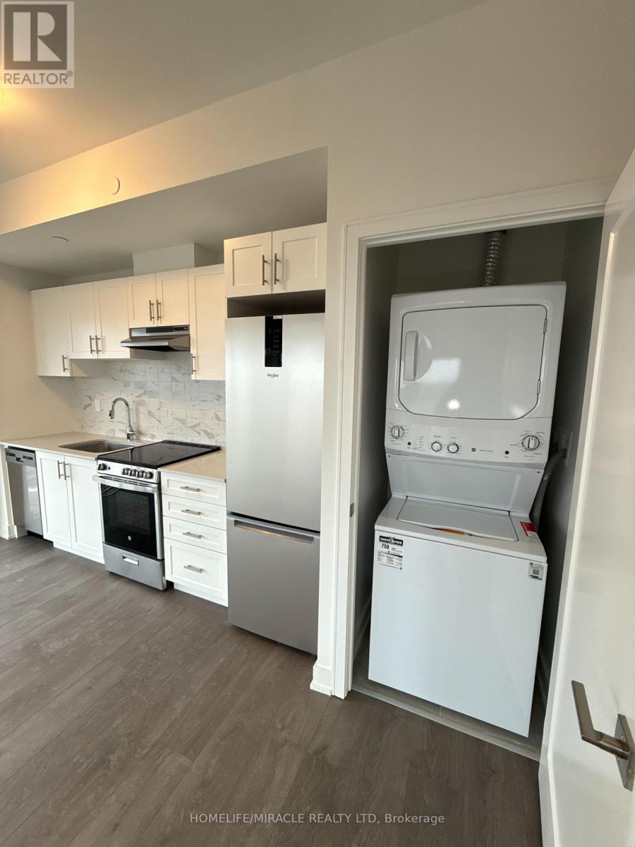 715 Davis Drive, Newmarket, Ontario L3Y 2R3 - Photo 13 - N12645450