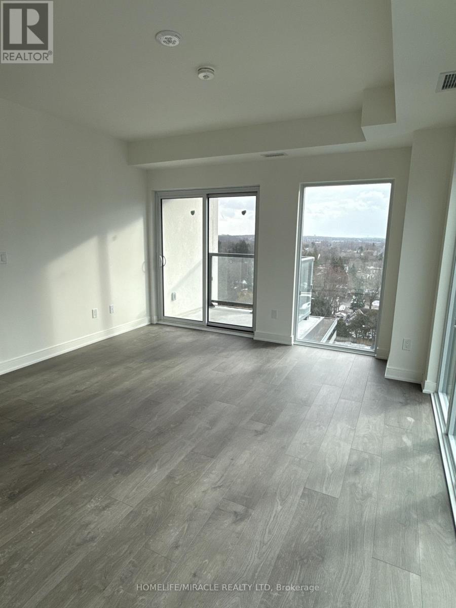 715 Davis Drive, Newmarket, Ontario L3Y 2R3 - Photo 7 - N12645450