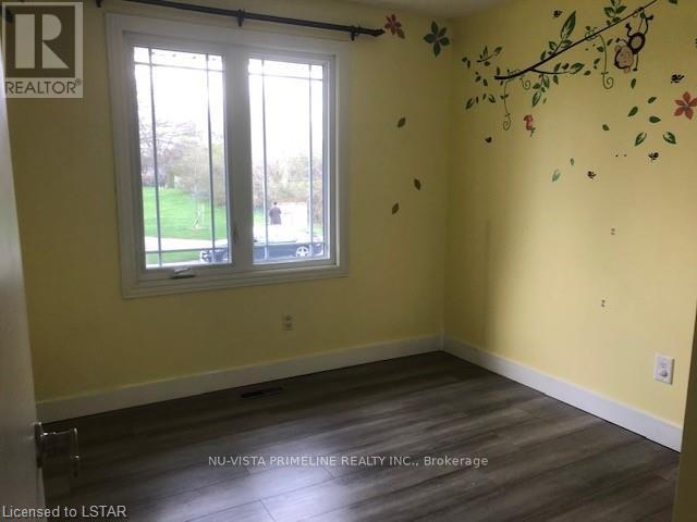 33 Winding Way Crescent, London North, Ontario  N6G 3E9 - Photo 9 - X12528914