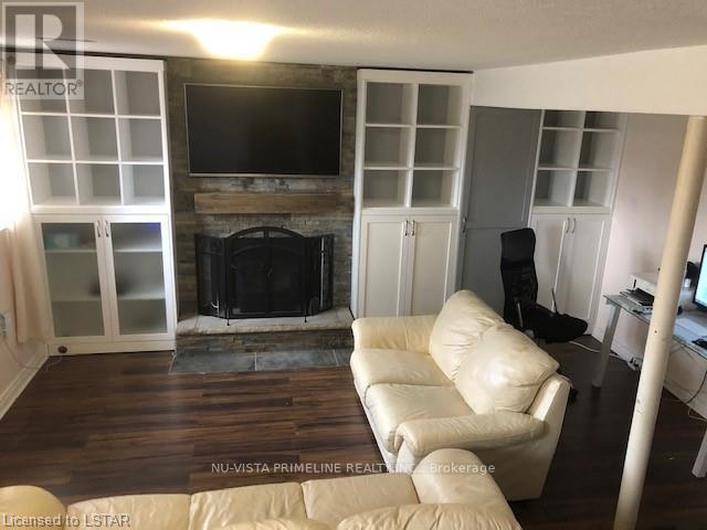 33 Winding Way Crescent, London North, Ontario  N6G 3E9 - Photo 2 - X12528914