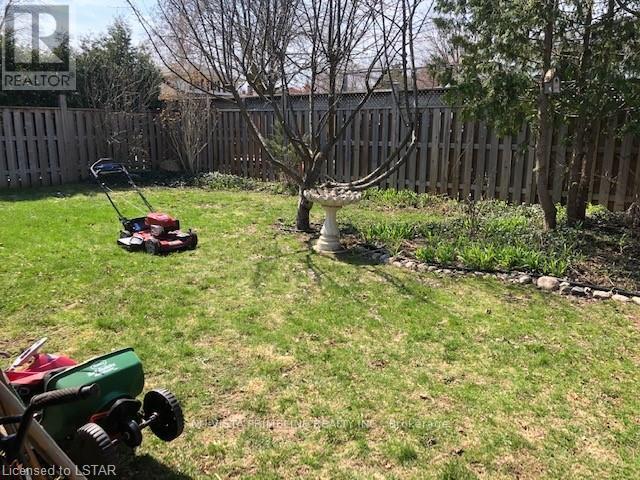 33 Winding Way Crescent, London North, Ontario  N6G 3E9 - Photo 15 - X12528914