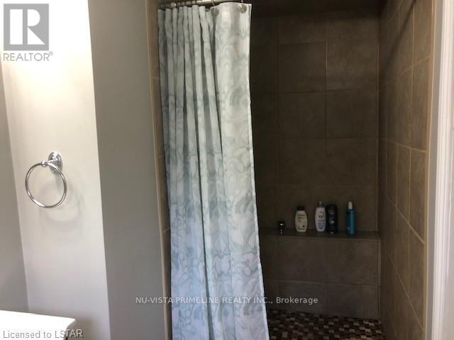 33 Winding Way Crescent, London North, Ontario  N6G 3E9 - Photo 13 - X12528914