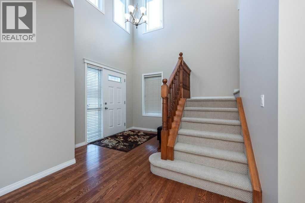 1119 Panamount Boulevard Nw, Calgary, Alberta  T3K 0J7 - Photo 4 - A2275917