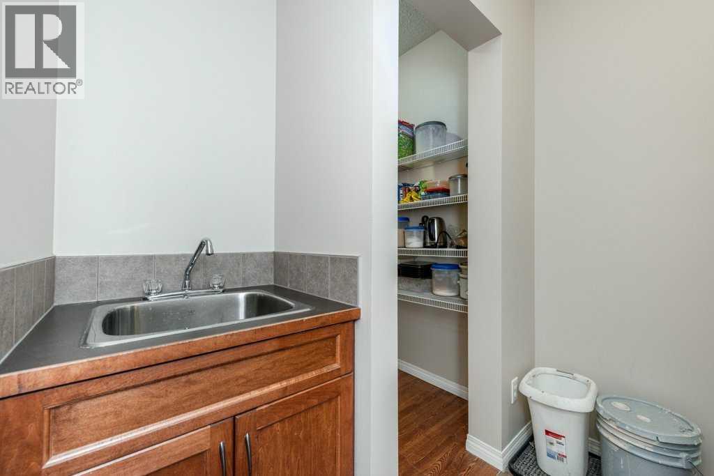 1119 Panamount Boulevard Nw, Calgary, Alberta  T3K 0J7 - Photo 13 - A2275917