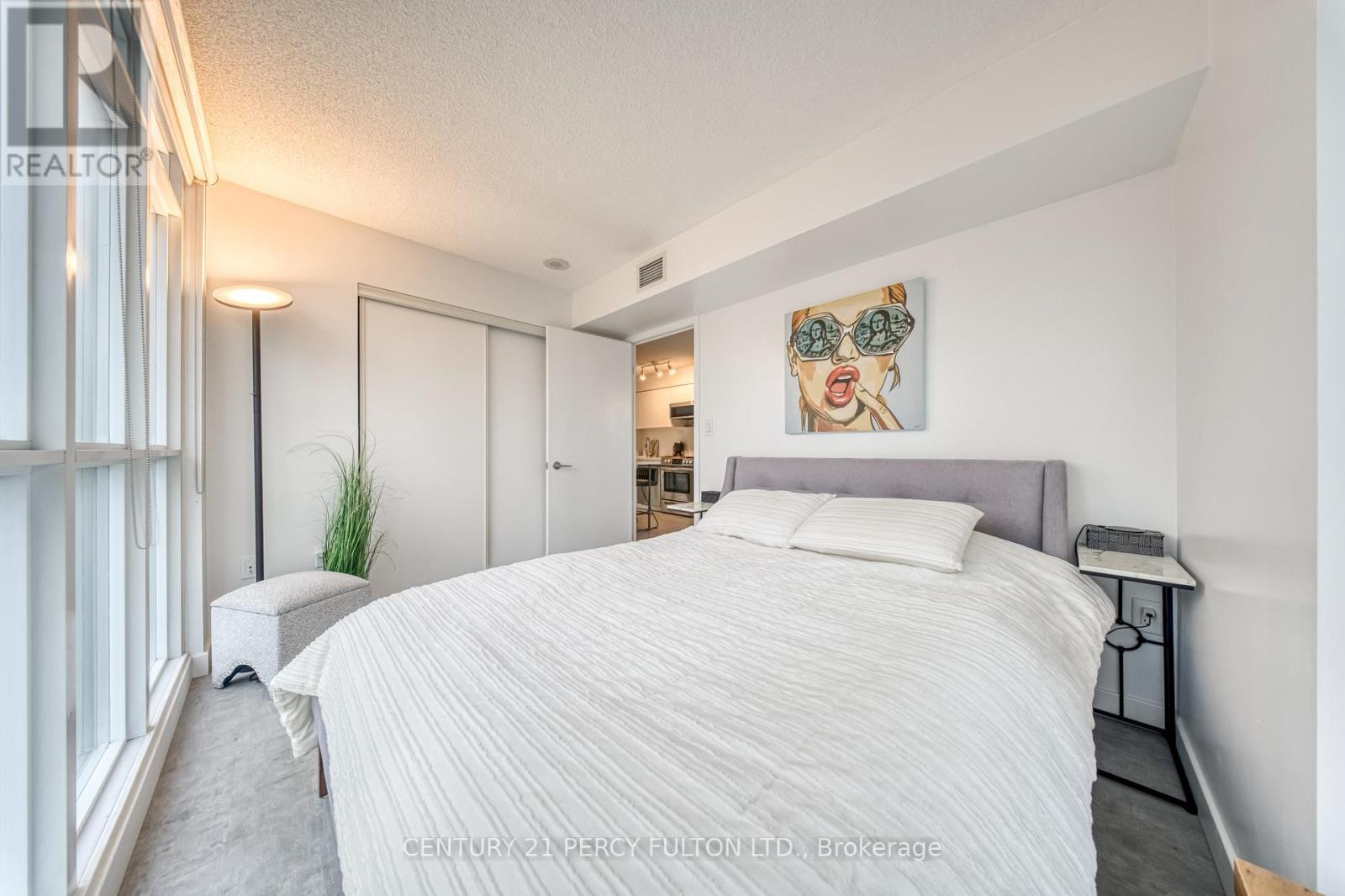 2502 - 15 Iceboat Terrace, Toronto, Ontario  M5V 4A5 - Photo 15 - C12649350