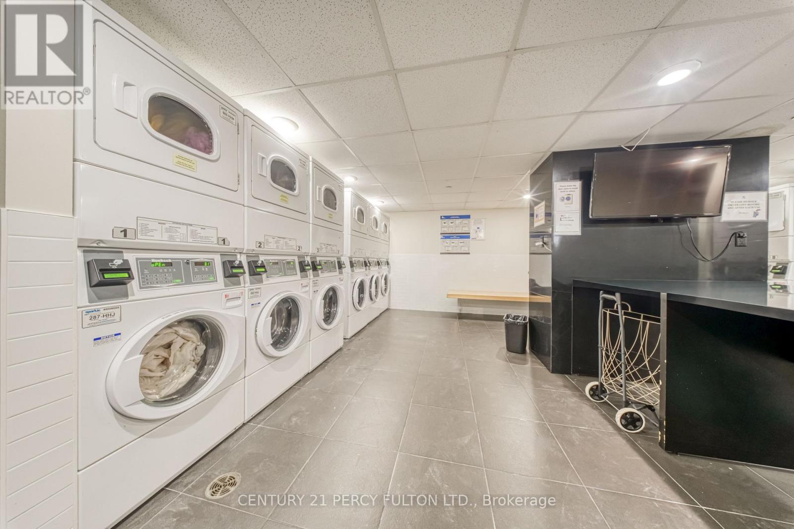 2502 - 15 Iceboat Terrace, Toronto, Ontario  M5V 4A5 - Photo 23 - C12649350