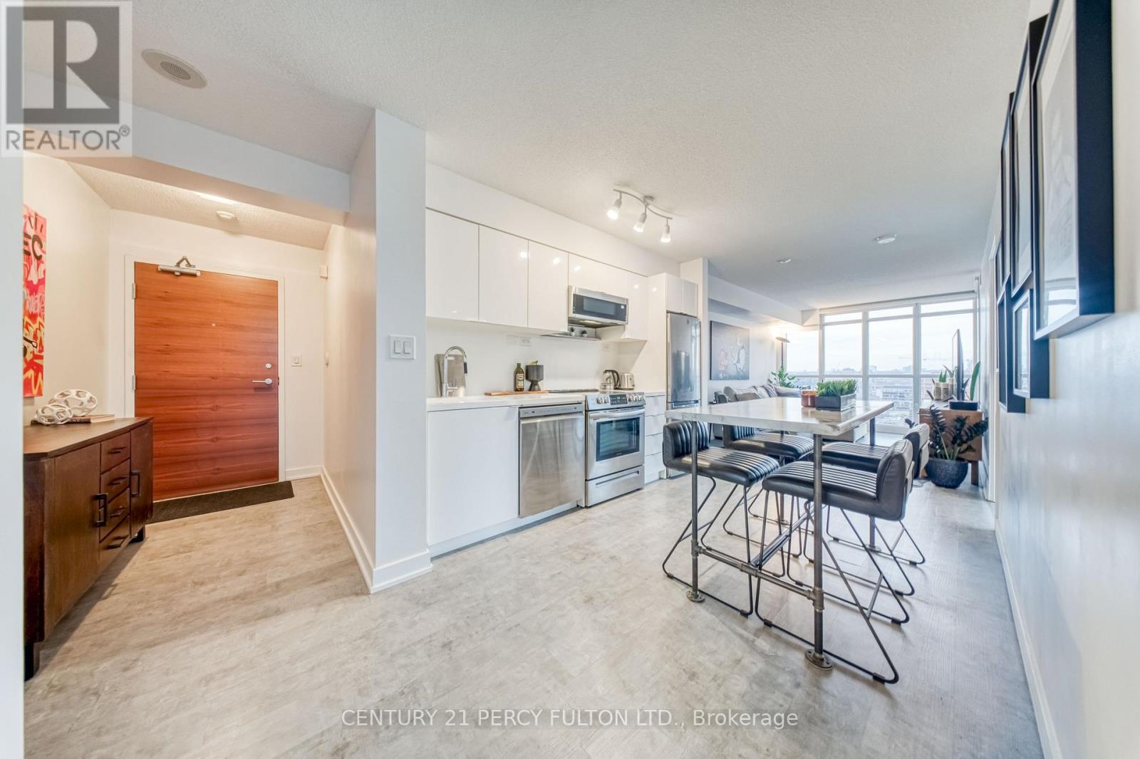 2502 - 15 Iceboat Terrace, Toronto, Ontario  M5V 4A5 - Photo 6 - C12649350
