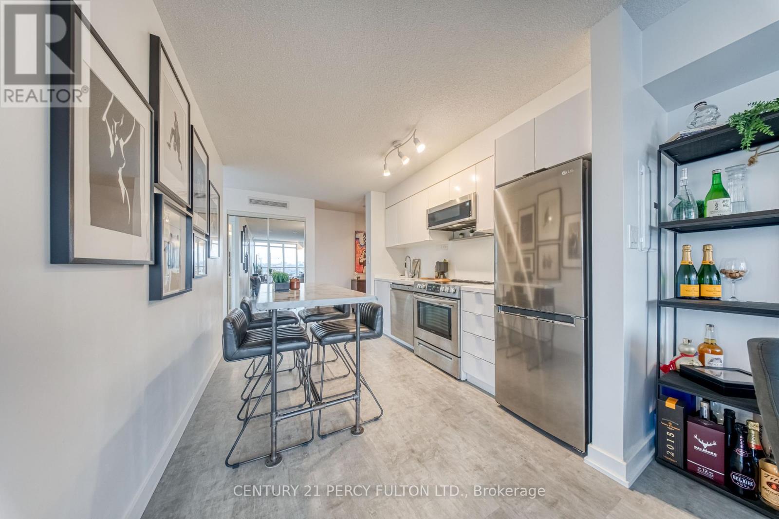 2502 - 15 Iceboat Terrace, Toronto, Ontario  M5V 4A5 - Photo 9 - C12649350