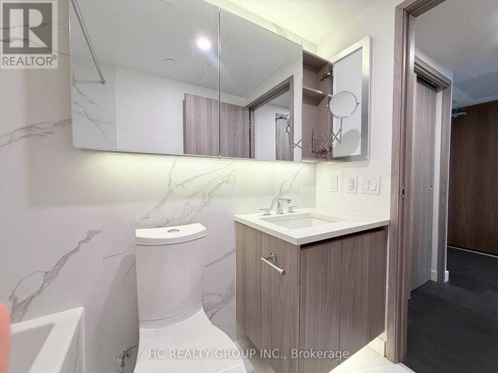 1005 - 1 Concord Cityplace Way, Toronto, Ontario  M5V 0X3 - Photo 15 - C12649408