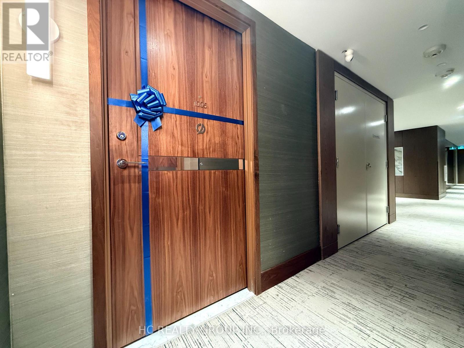 1005 - 1 Concord Cityplace Way, Toronto, Ontario  M5V 0X3 - Photo 3 - C12649408