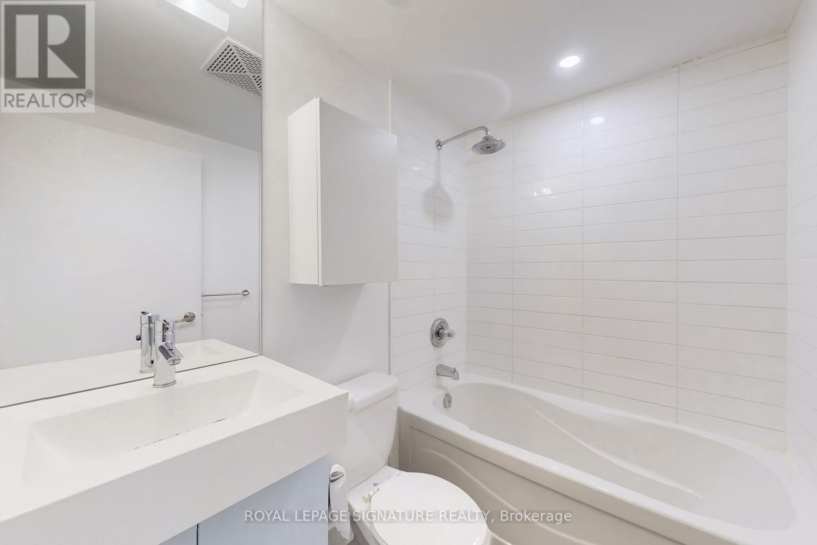 G07 - 38 Dan Leckie Way, Toronto, Ontario  M5V 2V9 - Photo 40 - C12649424