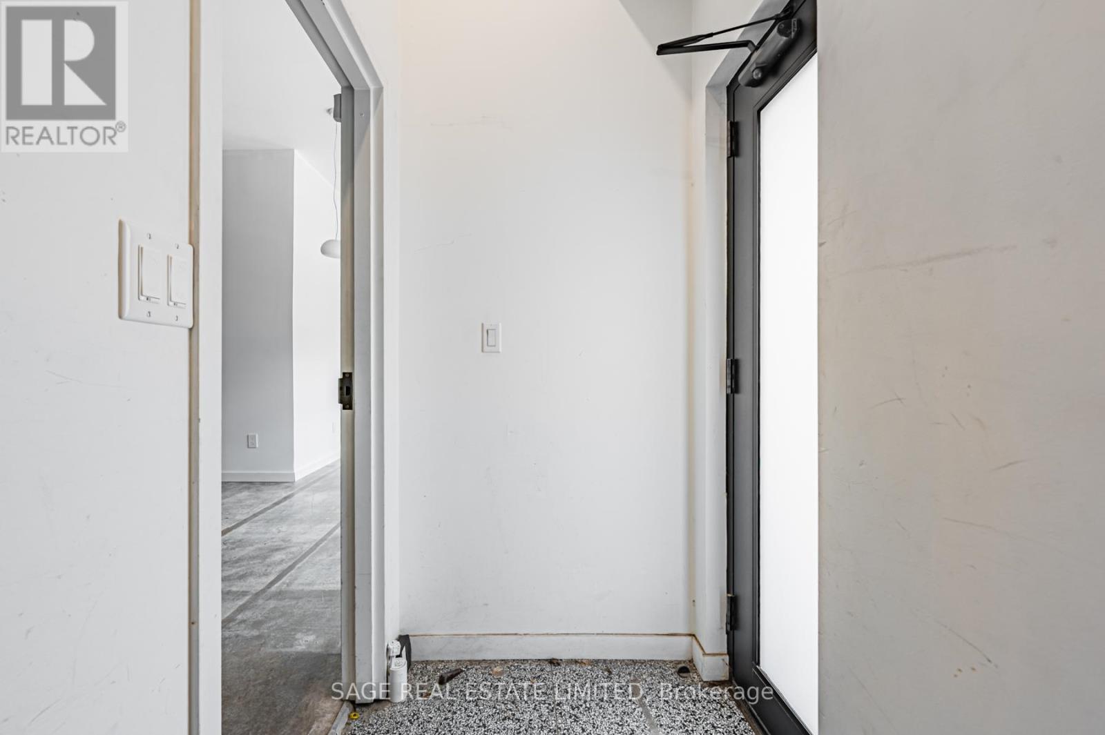 Main/middle - 1227 Dundas Street W, Toronto, Ontario  M6J 0E8 - Photo 16 - C12649438