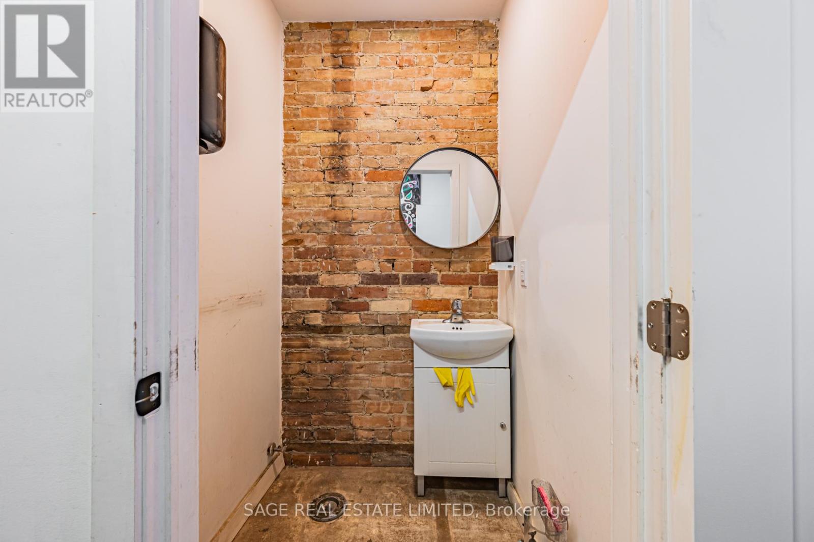 Main/middle - 1227 Dundas Street W, Toronto, Ontario  M6J 0E8 - Photo 28 - C12649438