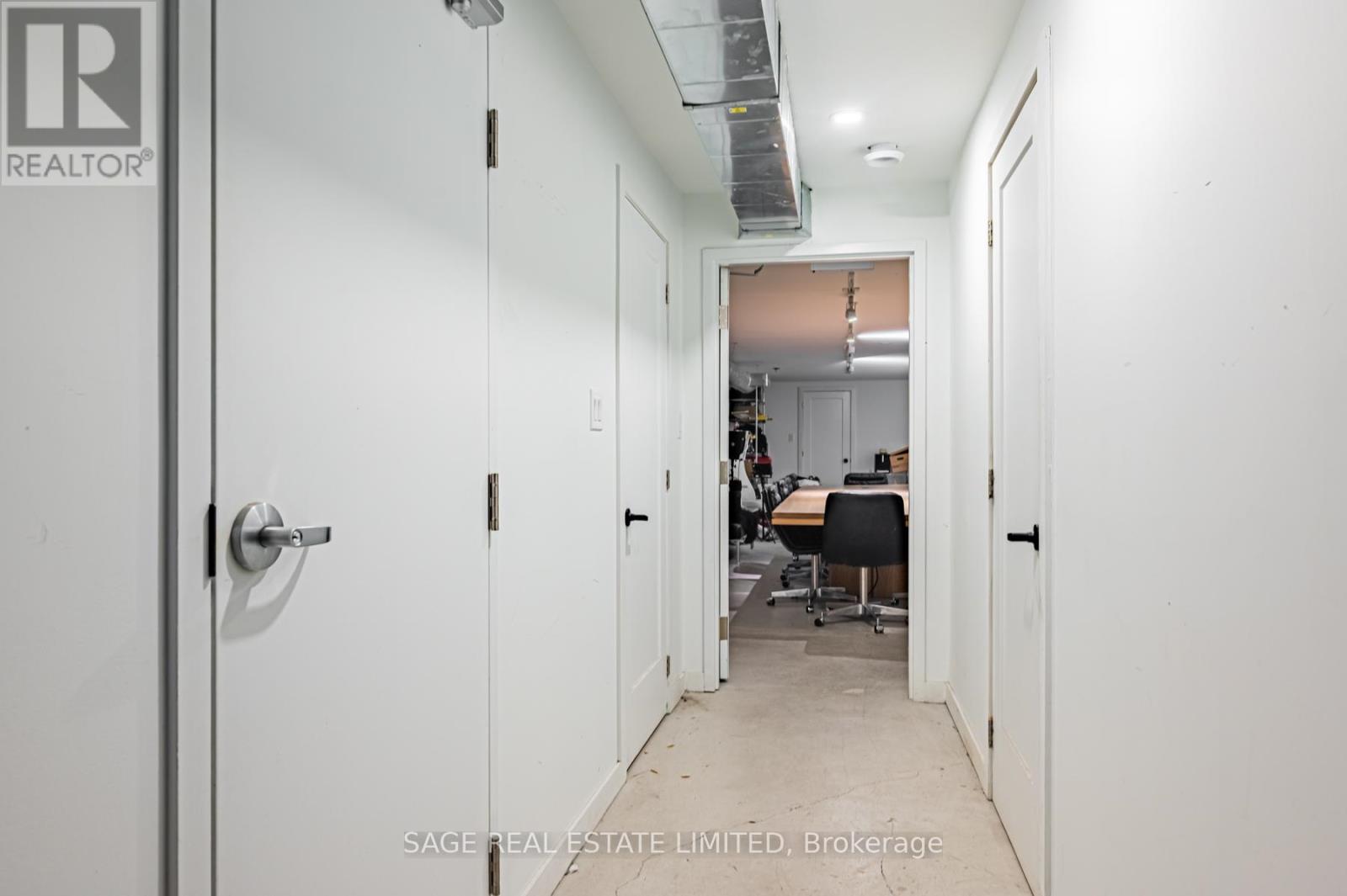 Main/middle - 1227 Dundas Street W, Toronto, Ontario  M6J 0E8 - Photo 32 - C12649438