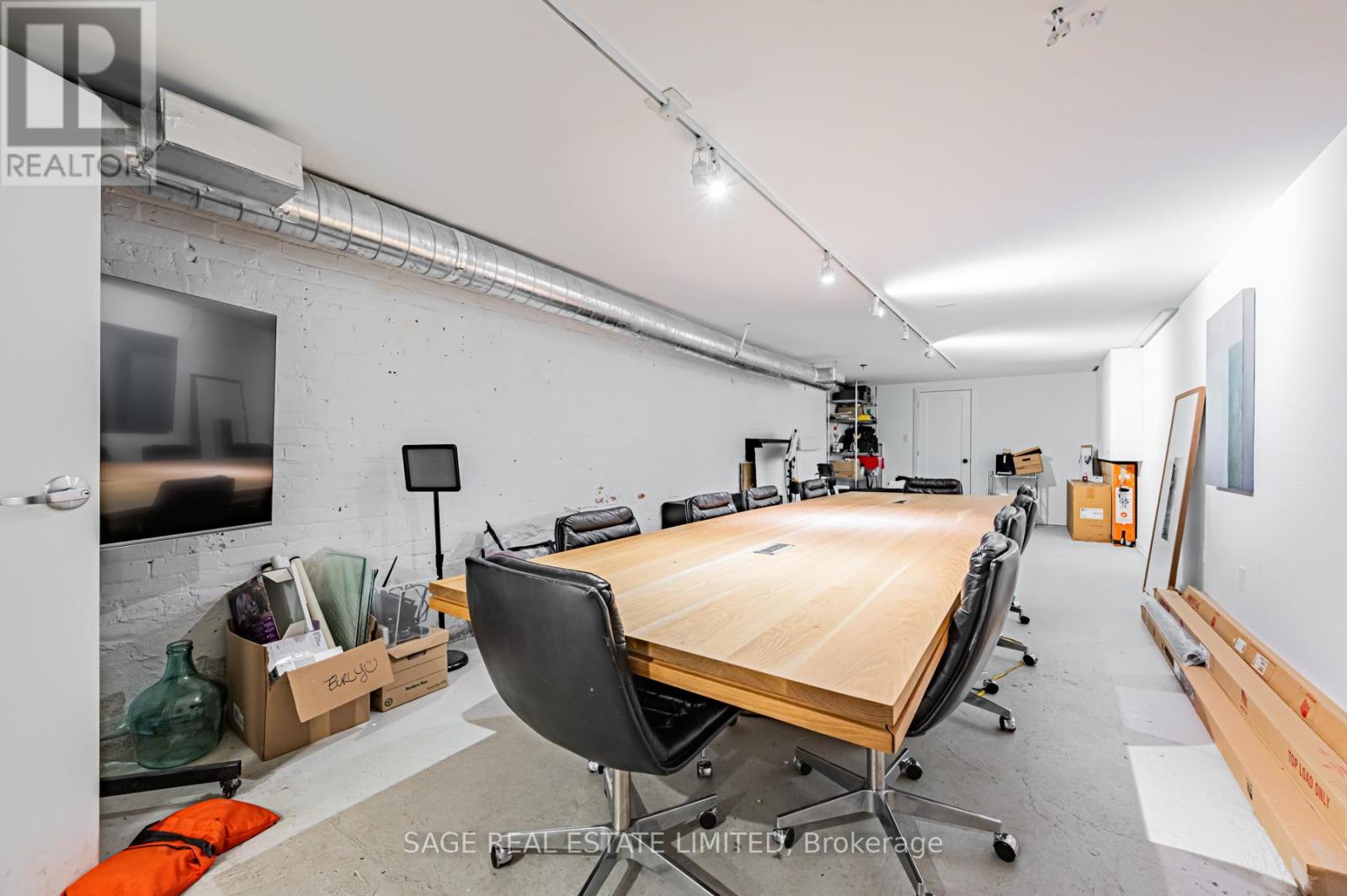 Main/middle - 1227 Dundas Street W, Toronto, Ontario  M6J 0E8 - Photo 34 - C12649438