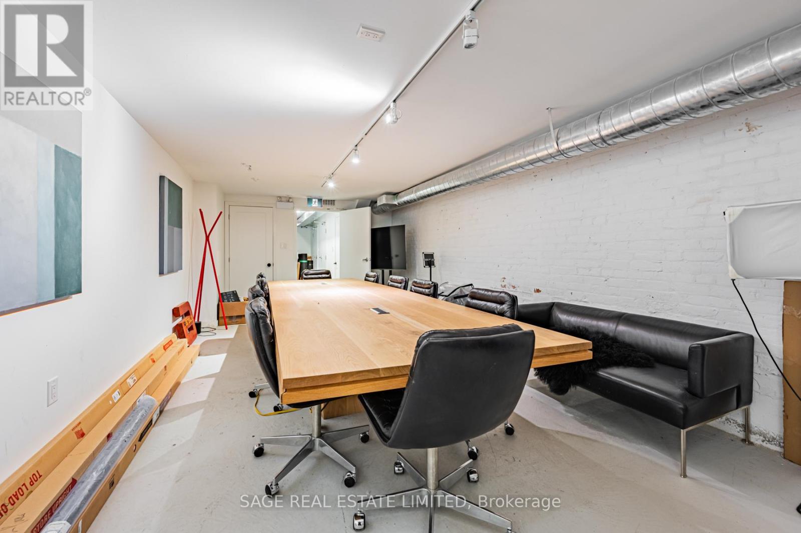 Main/middle - 1227 Dundas Street W, Toronto, Ontario  M6J 0E8 - Photo 35 - C12649438