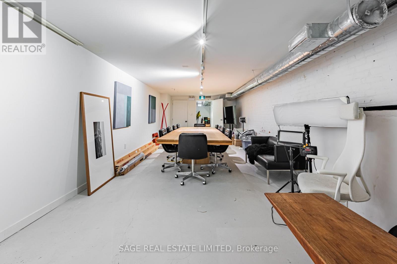 Main/middle - 1227 Dundas Street W, Toronto, Ontario  M6J 0E8 - Photo 37 - C12649438