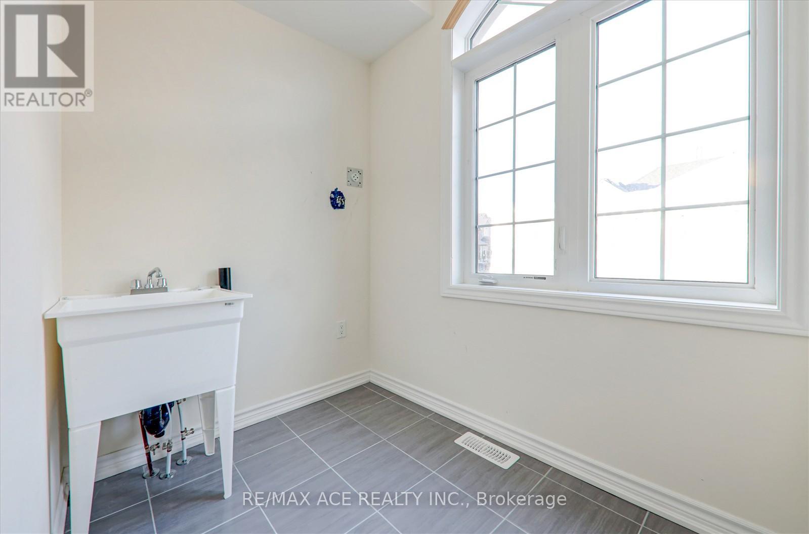 1153 Azalea Avenue, Pickering, Ontario  L1X 0M5 - Photo 24 - E12649442