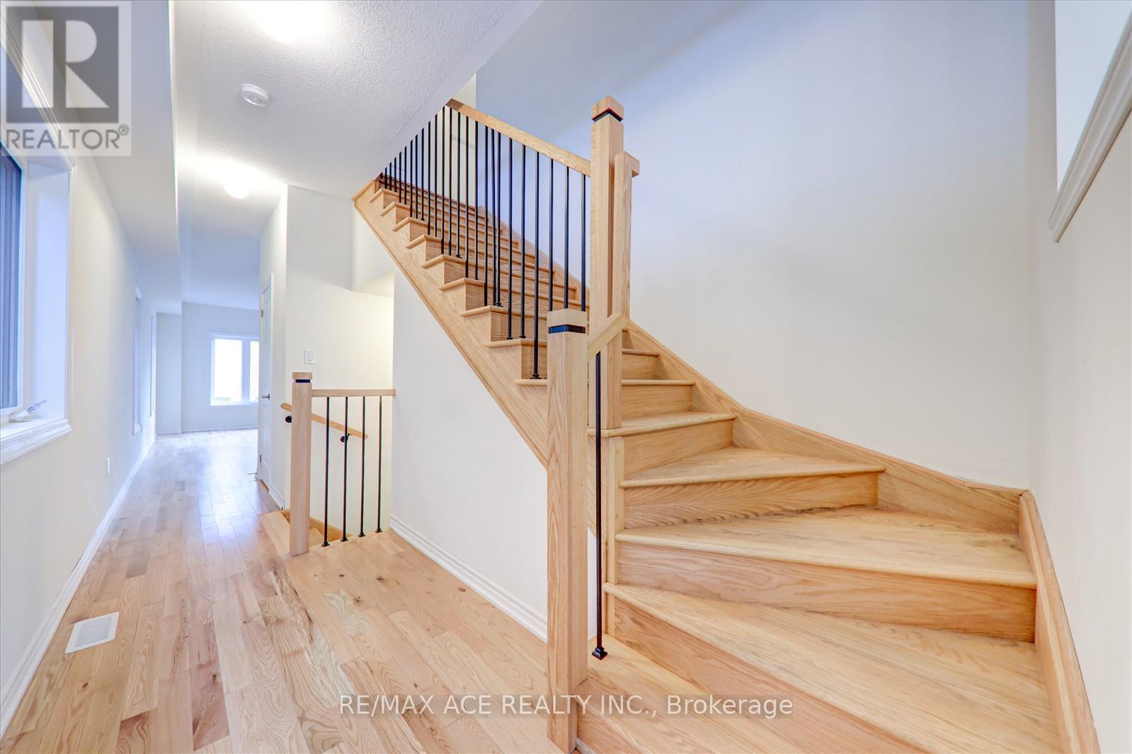 1153 Azalea Avenue, Pickering, Ontario  L1X 0M5 - Photo 6 - E12649442