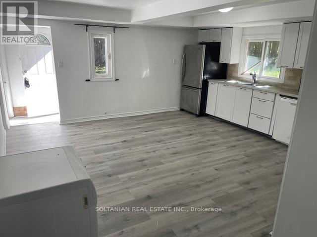 257 Parkwood Avenue, Georgina, Ontario  L4P 2X2 - Photo 8 - N12649396