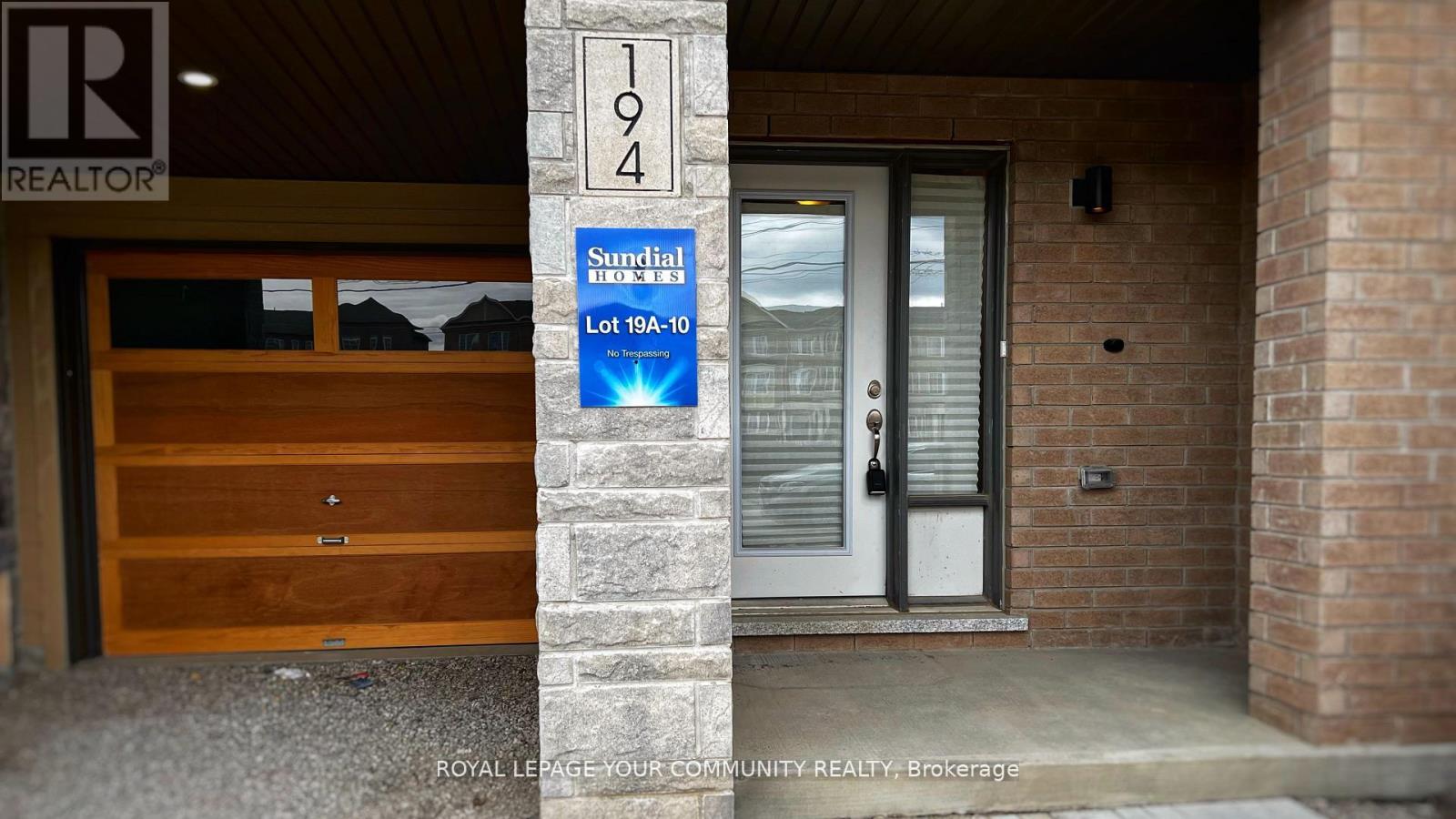 194 VANTAGE LOOP STREET, Newmarket, Ontario