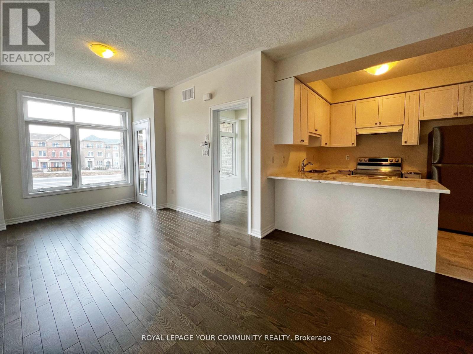 194 Vantage Loop Street, Newmarket, Ontario  L3X 0L3 - Photo 4 - N12649402