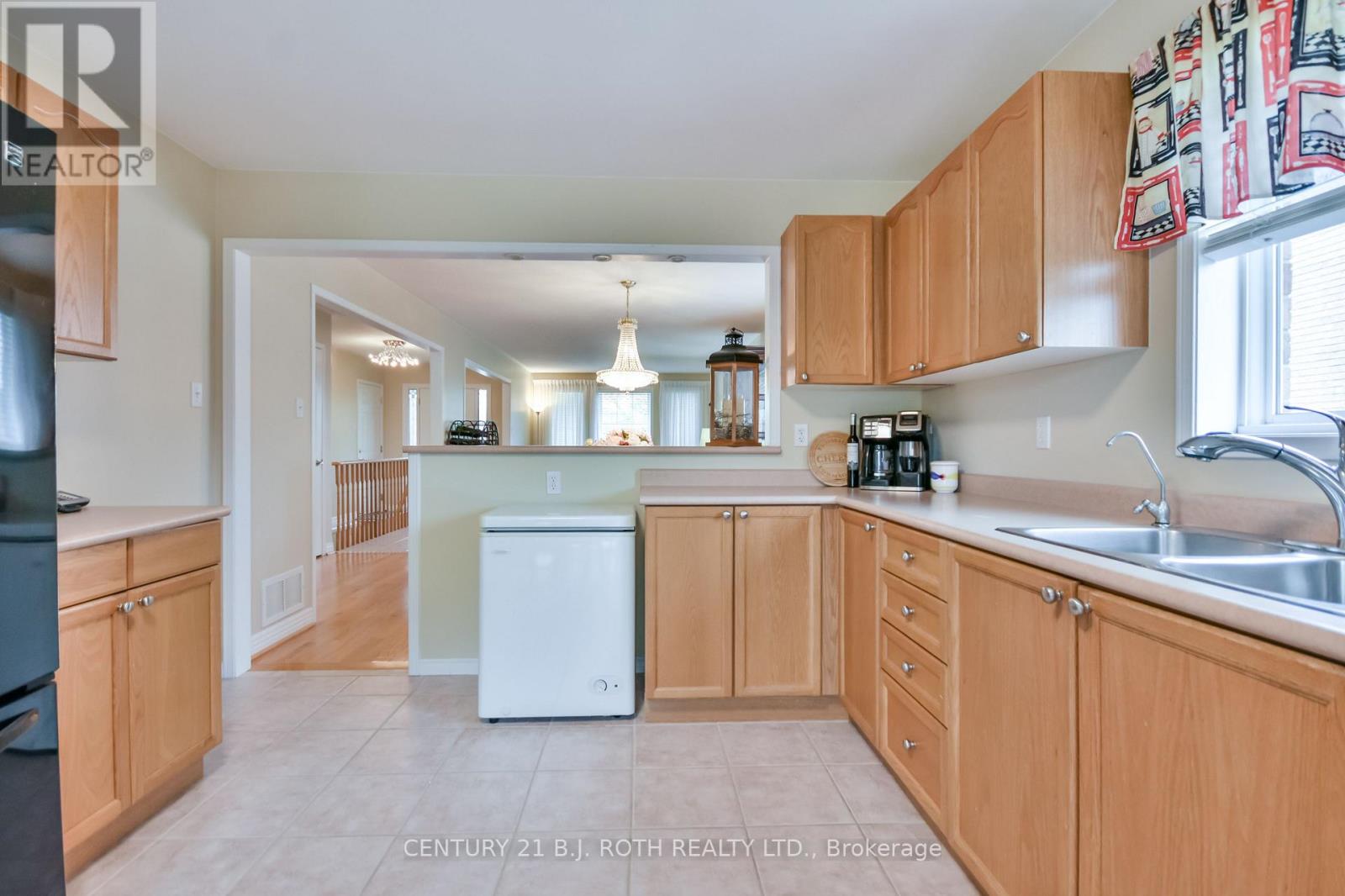 77 Sun King Crescent, Barrie, Ontario  L4M 7K4 - Photo 10 - S12649434