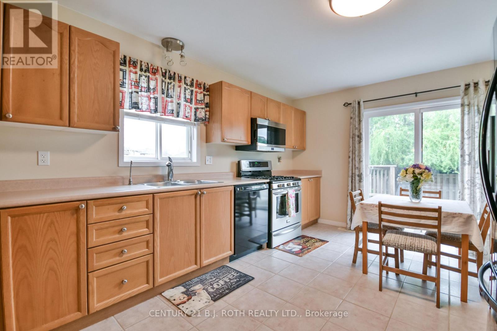 77 Sun King Crescent, Barrie, Ontario  L4M 7K4 - Photo 12 - S12649434