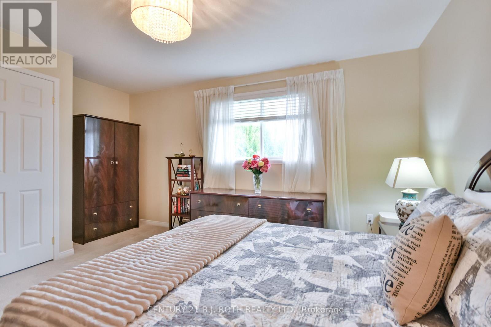 77 Sun King Crescent, Barrie, Ontario  L4M 7K4 - Photo 14 - S12649434