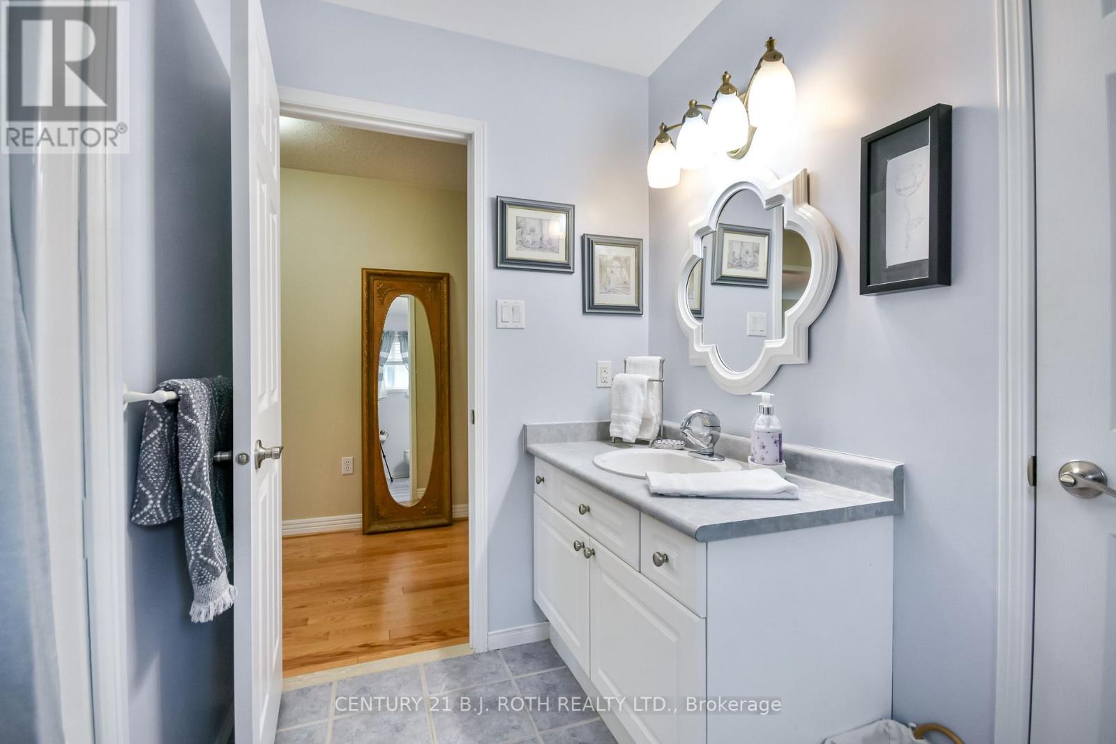 77 Sun King Crescent, Barrie, Ontario  L4M 7K4 - Photo 15 - S12649434